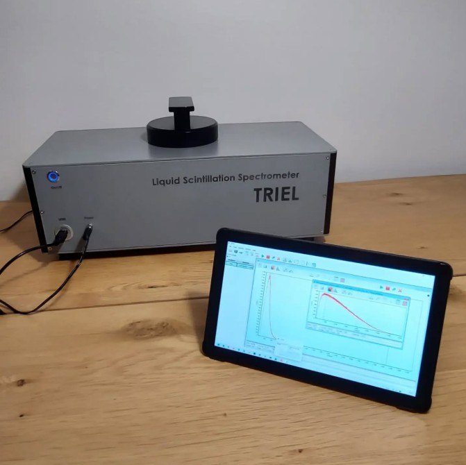 Spectromètre à scintillation liquide TRIEL – Compteur‑radiomètre alpha_bêta 2